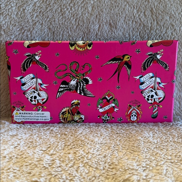 ED HARDY Zip Around Wallet And Key Chain - Picture 6 of 8
